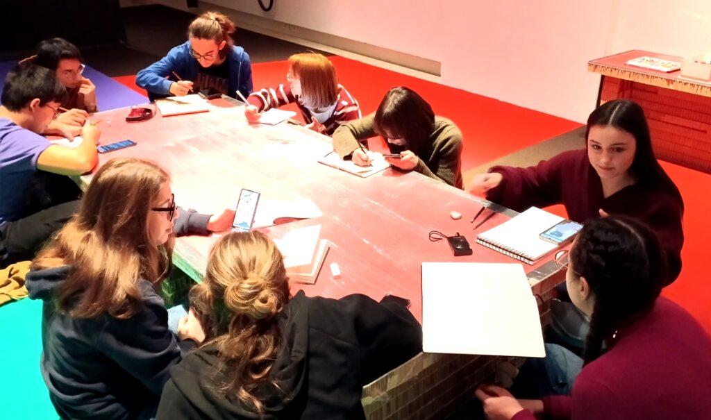 gli studenti al lavoro